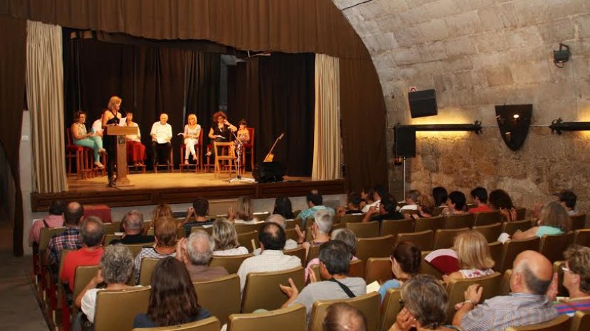 Es va retre homenatge al poeta local Gregori Satorres