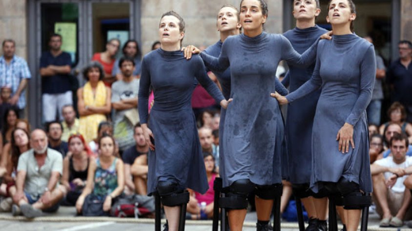 L'obra es va representar a la plaça Major