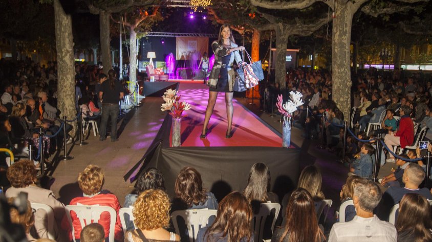 La desfilada de moda va omplir el Pati