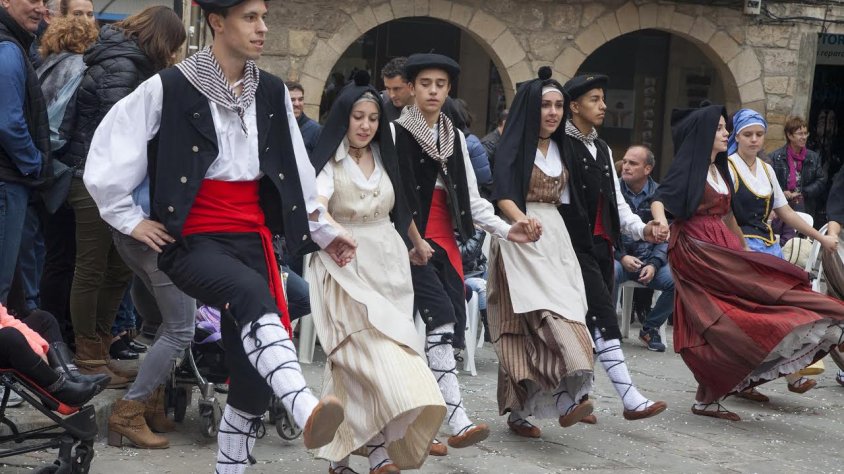 Les danses, a la plaça Major