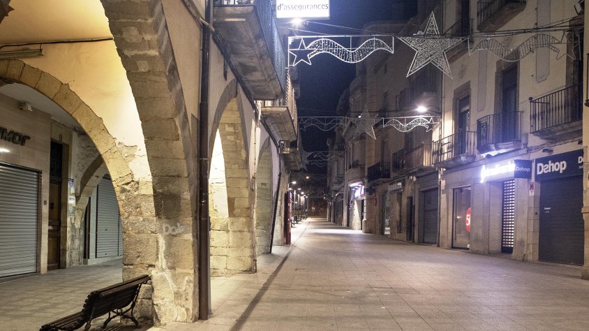 Imatge d'arxiu del carrer del Carme amb les llums de Nadal