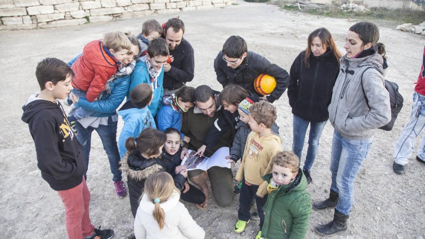 Veïns discutin el projecte del parc del Castell