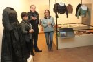 Mostra d'una seixantena de peces de vestir històriques al Museu Comarcal de l'Urgell