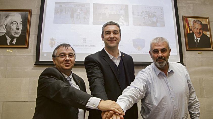 D’esquerra a dreta, Figuera, Solé i Moral ahir després de la firma