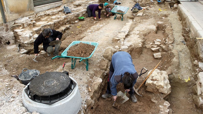 Excavacions arqueològiques a les obres del carrer d'Urgell