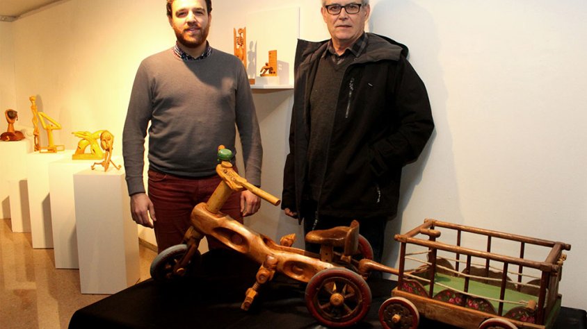El regidor de Cultura amb l'artista Lucio Ortega a la Sala Marsà