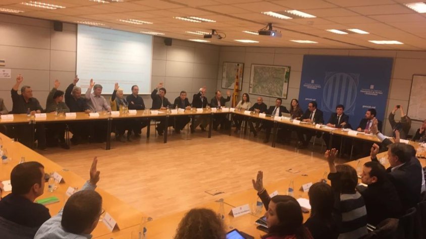 La reunió va aconseguir el suport pràcticament unànime dels assistents, tret de dos abstencions