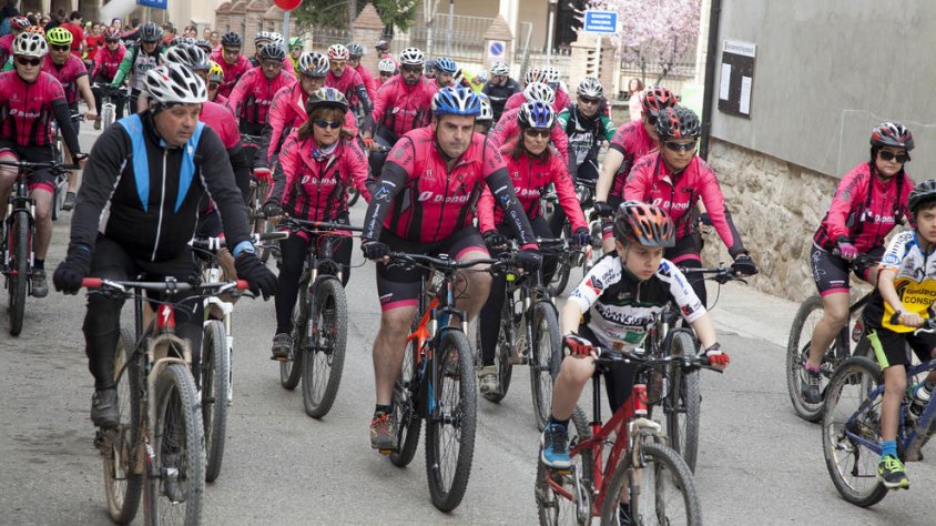 Companys del Club Ciclista d'Agramunt van encapçalar la Cursa de la Dona