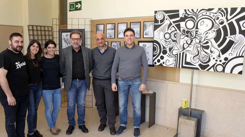 Els regidors d’Ensenyament i Cultura, Gabriel Lacambra i Raül Palacios respectivament, han participat avui a l’acte inaugural acompanyant el director de l’escola, Ramon Bordes, i els impulsors del 2n ONmercART