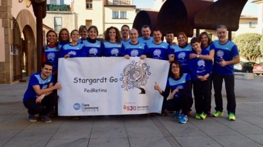 Creus (sisena per l'esquerra) i fondistes que promocionen de la iniciativa