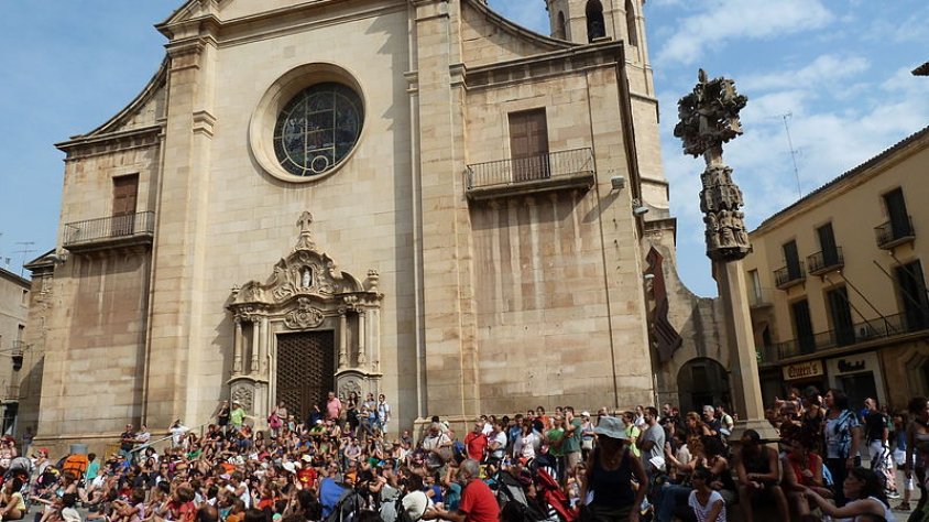 La façana de l'església de Santa Maria de l'Alba
