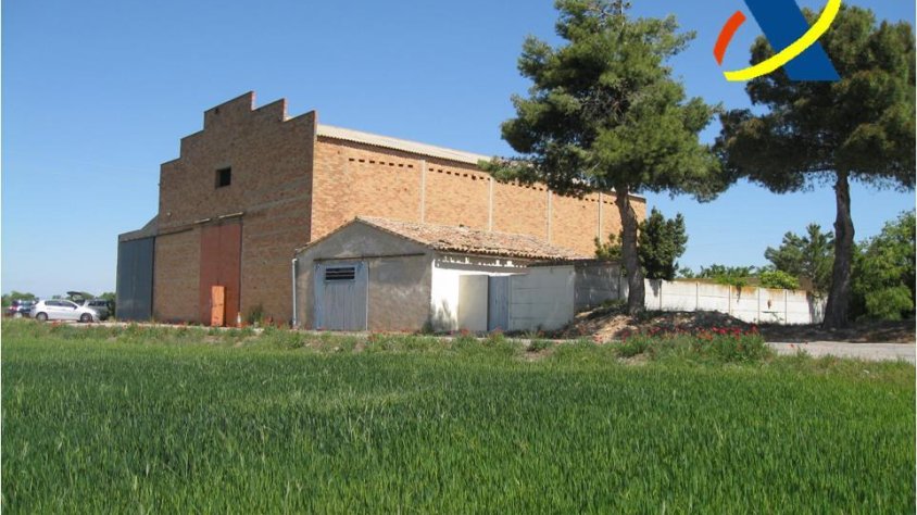 El tabac va arribar a aquest magatzem situat als afores de Tàrrega