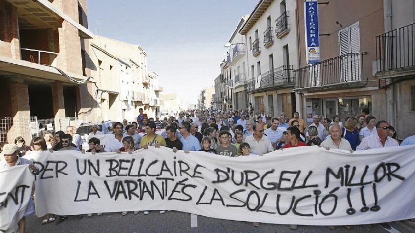 Una de les protestes a Bellcaire per reclamar la variant
