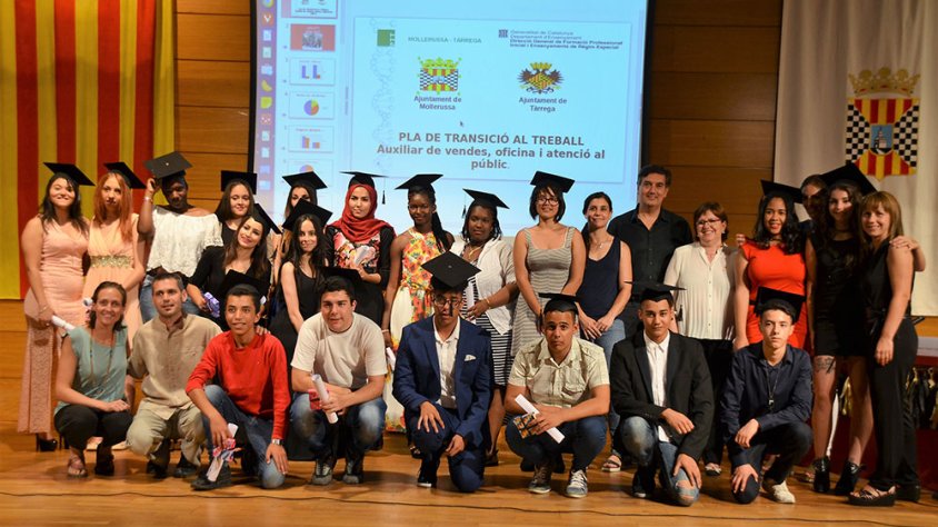 Anit es van lliurar els diplomes als 24 joves participants