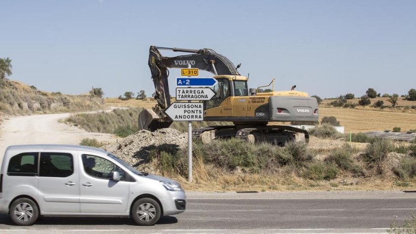 Els treballs al nucli de Gra, on es construirà una rotonda per facilitar-hi l'entrada