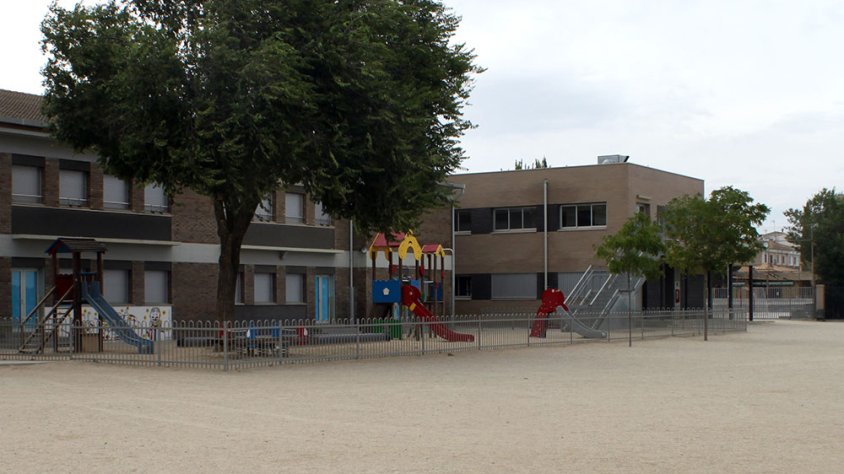 El gimnàs es construirà al pati posterior de l'escola