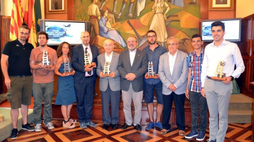 El president de la Diputació amb tots els premiats