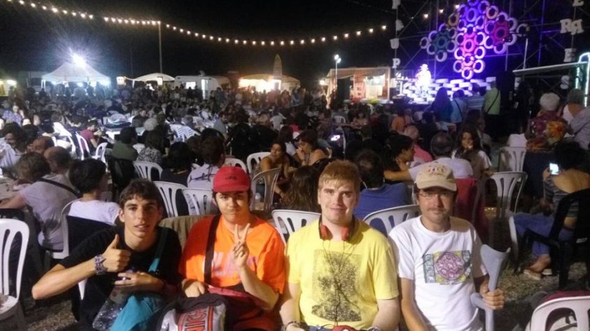 Joves que participen en les estades al festival Paupaterres
