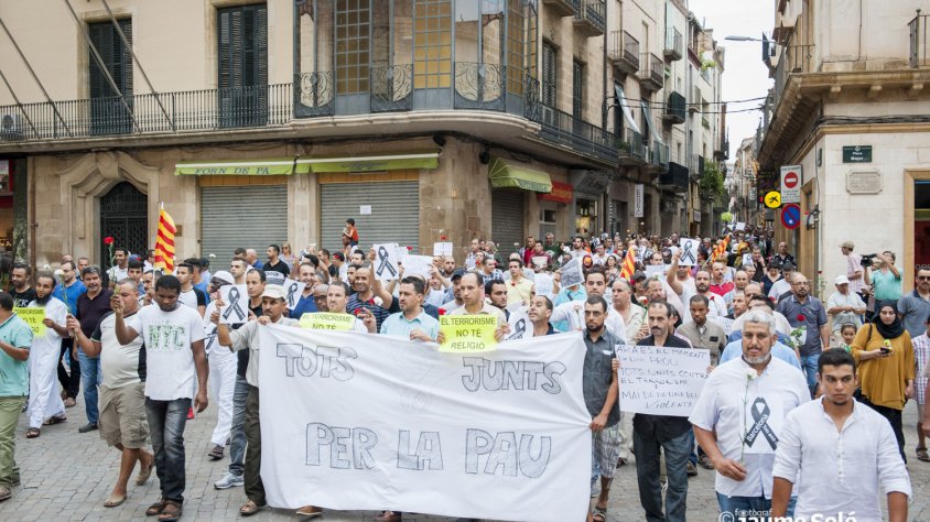 El moment que la manifestació arribava a la plaça Major