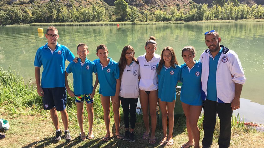 Foto de grup dels nedadors que van participar en la travessa