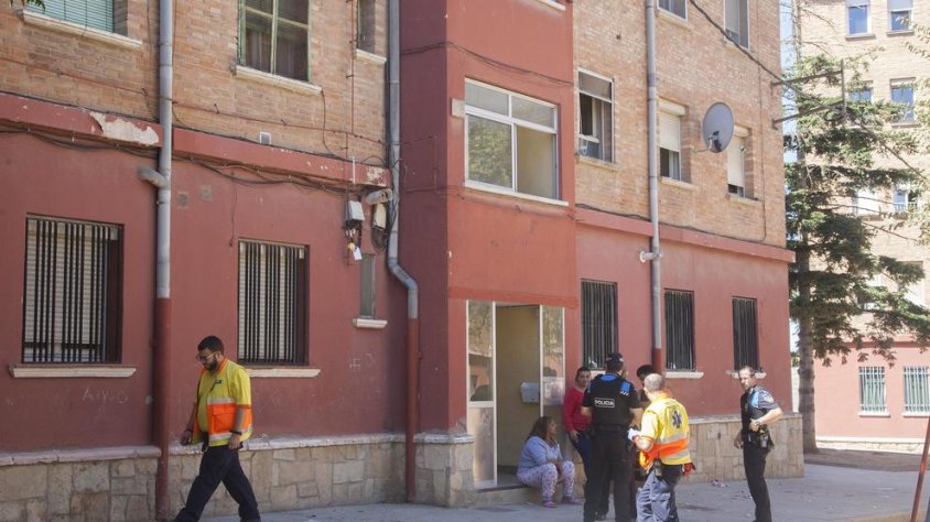 El foc es va originar en un pis del carrer Lluís Companys