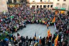 Un miler de persones omplen la plaça Major de Tàrrega en defensa de les institucions catalanes