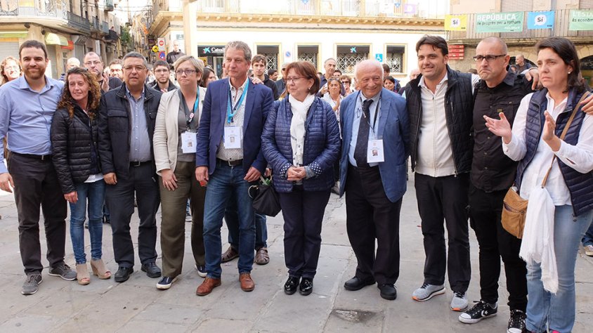 Observadors internacionals rebuts per membres del consistori