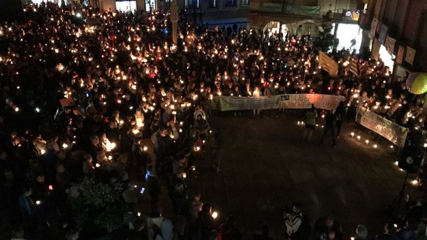 Imatge de la plaça Major durant la concentració