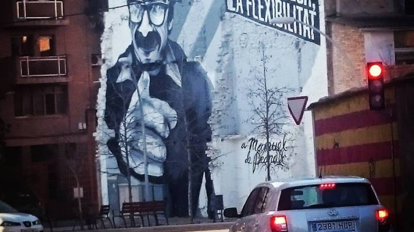 Foto del mural dedicat a Pedrolo que hi ha a Tàrrega