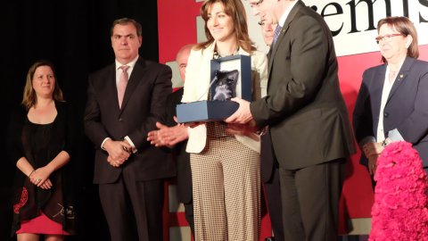 Puigdemont lliura el reconeixement a Carmina Ganyet