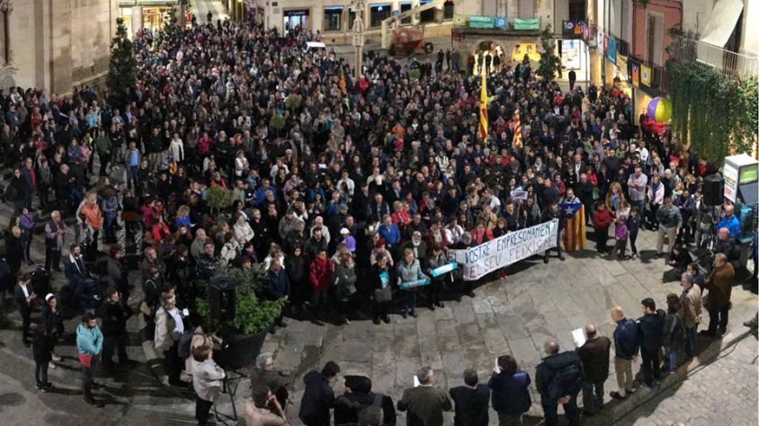 L'aspecte que lluïa la plaça Major de Tàrrega ahir a la tarda
