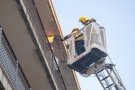 Despreniment de cornisa sense ferits en un edifici de Tàrrega