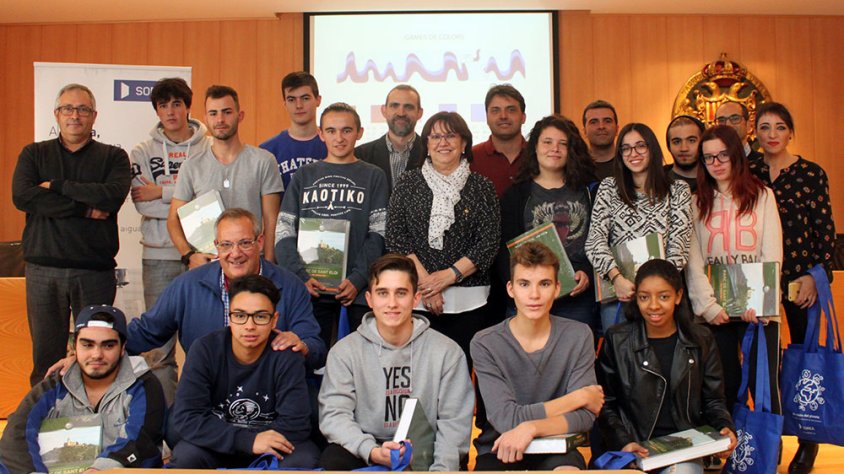 Rosa Maria Perelló, alcaldessa de Tàrrega; Josep Castelló, regidor de Serveis Municipals; Jaume Folguera, regidor de Polítiques de la Ciutadania; David Gall, gerent de SOREA; i Pere Joan Villalonga, director de l’Escola d’Art Ondara de Tàrrega; amb els al