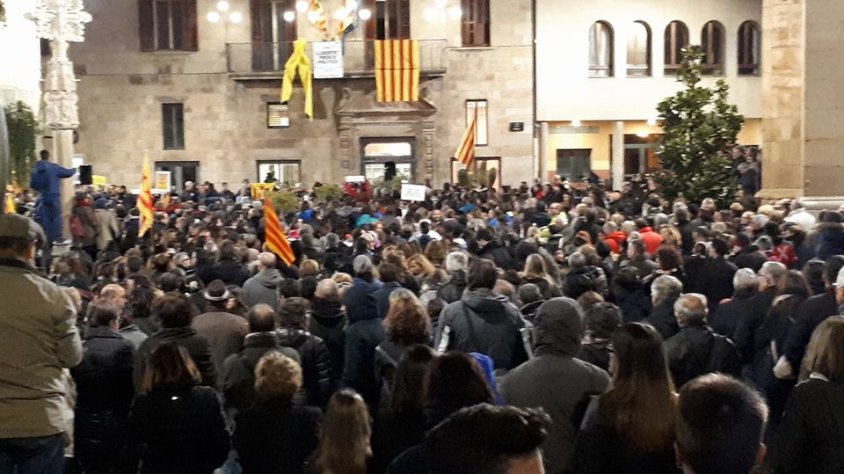 Imatge de la concentració d'ahir a la tarda a la plaça Major