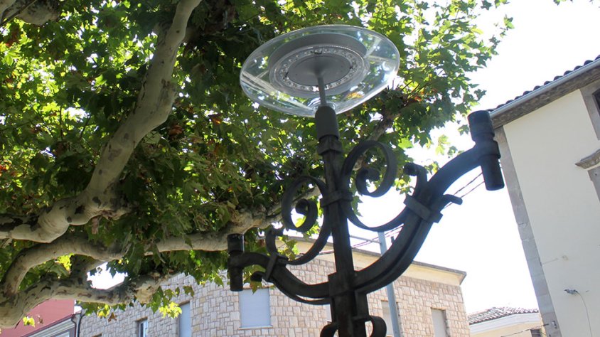 Així són les noves lluminàries LED instal·lades a la plaça del Carme