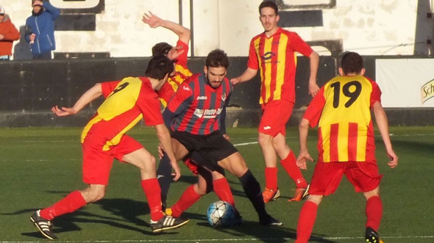 Un moment del partit contra el Palau