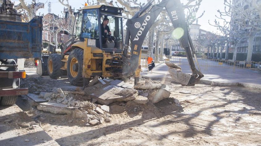 Les obres al Pati, centre neuràlgic de Tàrrega, que van començar ahir