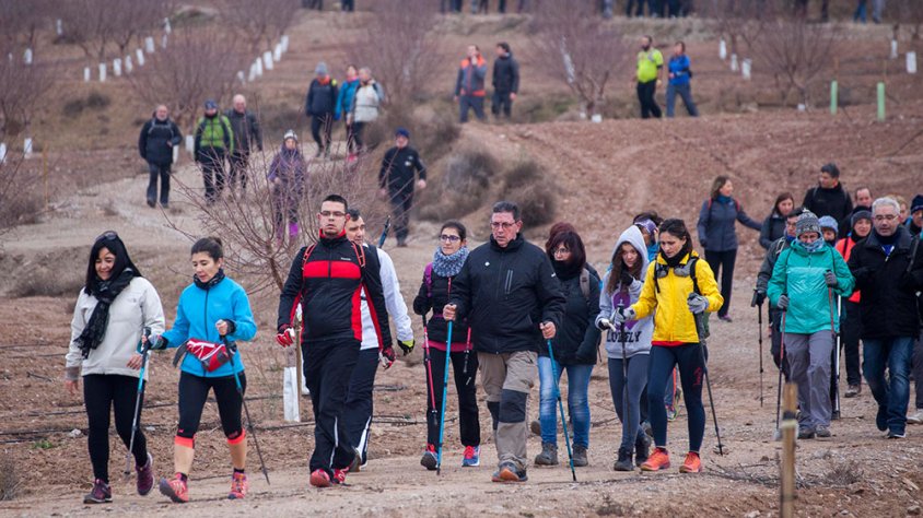Participants pujant el carrer del Governador Padules cap al parc de Sant Eloi