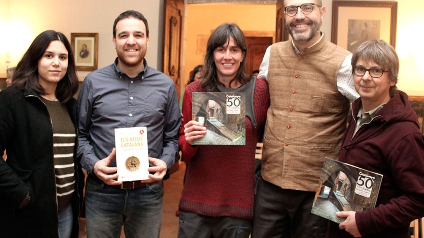 Presentació del llibre amb l’autor, Manuel Forcano; el regidor de Cultura, Raül Palacios; el director tècnic del Museu Comarcal de l’Urgell - Tàrrega, Oriol Saula; i arqueòlegs del mateix centre museístic