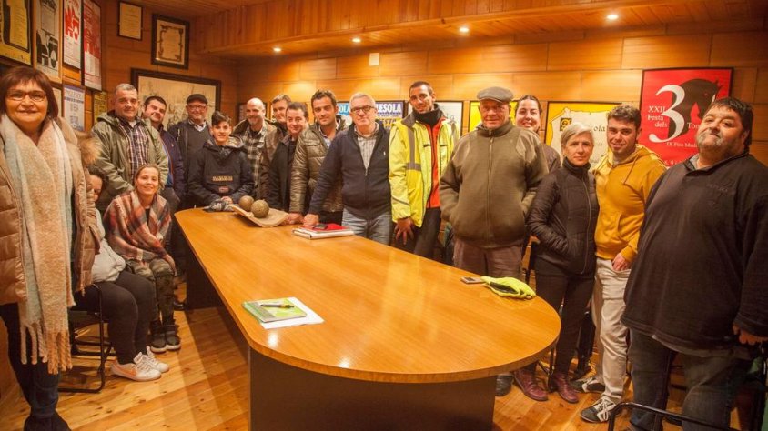 Reunió a la seu de la Societat de Sant Antoni Abat amb membres de la nova i l’antiga junta
