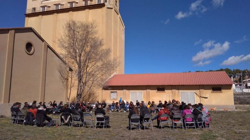 Imatge de la reunió que celebrava Agrat dissabte al costat de les Sitges