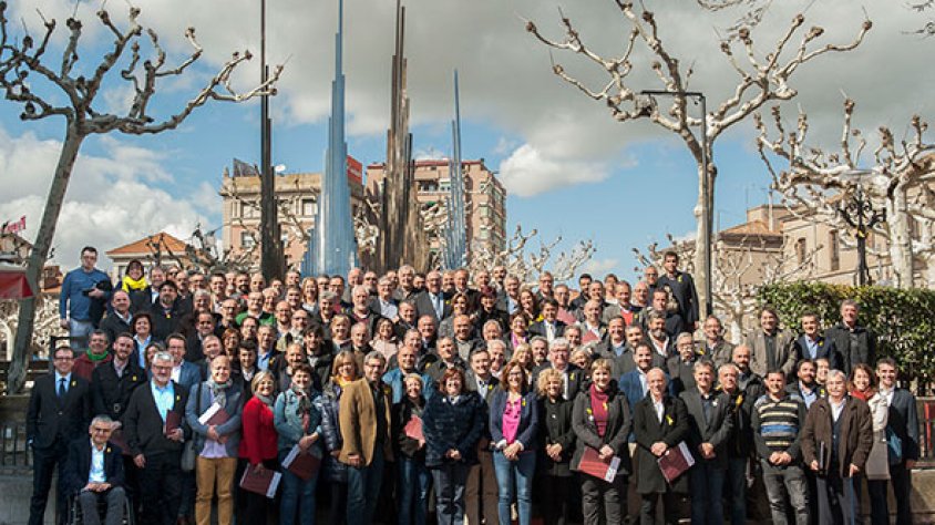 Foto de família dels assistents a l'assemblea de l'AMI celebrada a Tàrrega