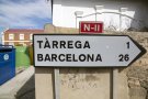 Un cartell que juga a despistar a Bellpuig