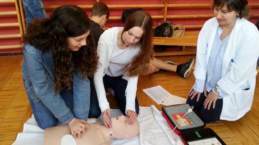 Dues alumnes del Costafreda durant el taller