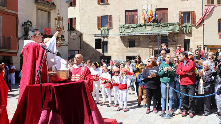 La benedicció de les Santes Espines a la plaça Major