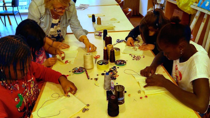 Un dels tallers de manualistats impartits al jovent