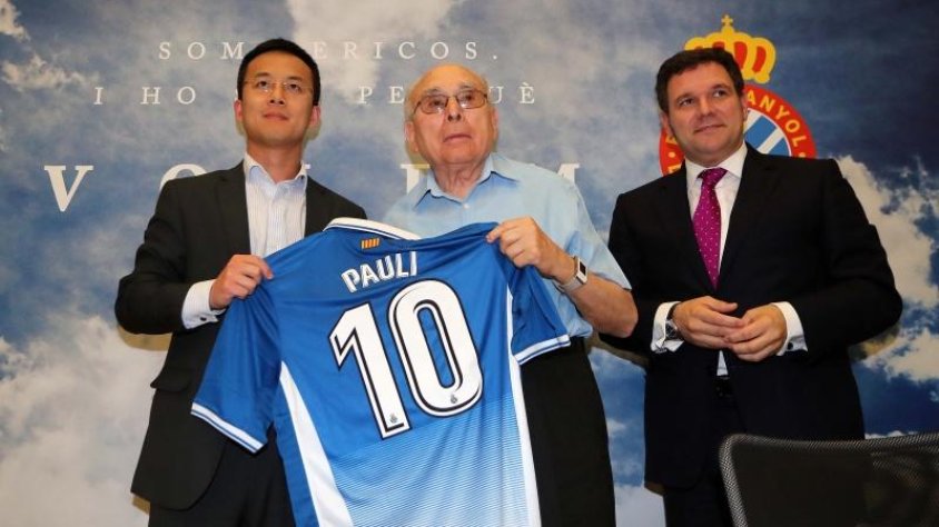 Paulí Ribera amb directius del club
