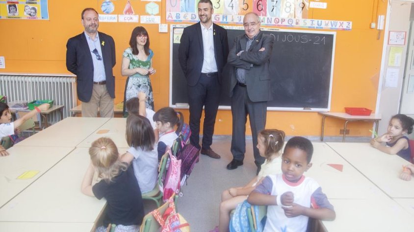 El delegat, Carles Vega, amb l'alcalde d'Agramunt, Bernat Solé, i el conseller Bargalló a Agramunt