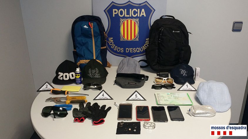 El material que es va trobar dins el vehicle dels arrestats
