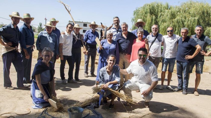 Foto de família dels participants a la celebració del Batre ahir a La Fuliola